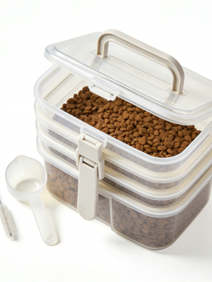 Medium-sized airtight pet food storage container, 6 lb capacity, transparent stackable design, includes 1 measuring spoon, cleaning brush and handle, push-to-open